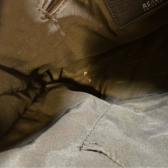 Kenneth Cole Reaction Black Zipper Purse - Picture 9 of 9